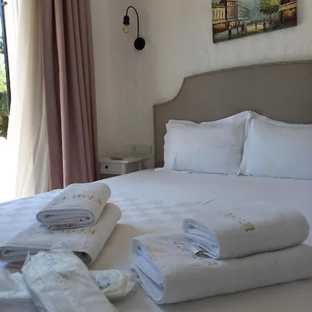 Konukevi La Vista 4*