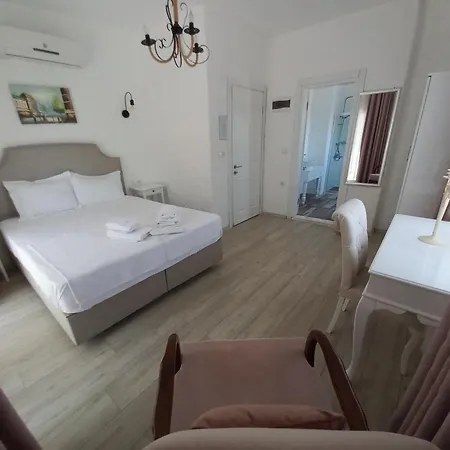 Konukevi La Vista 4*